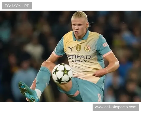 哈兰德连续跑位牵制防线