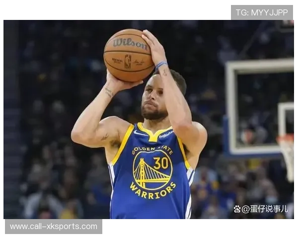 库里突破分球助攻，勇士集体发力把握比赛节奏